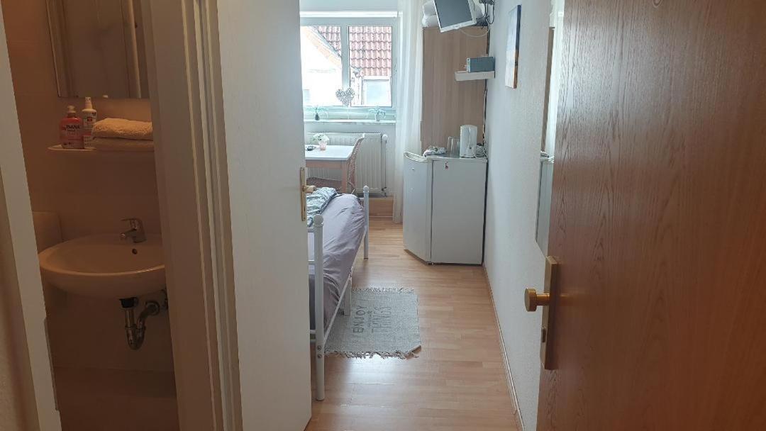 Rooming24, Kleine Pension Lübeck Eksteriør billede
